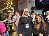 Miriam Hardarson (til venstre) reagerer på bildene og mener de heller passer inn i kategorien kjønnsnormbrytende enn som ikke-binære. På bildet er hun sammen med Mahsa Shams under She-konferansen i 2023. Foto: Gabrielle Graatrud