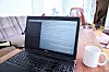IT-BAKGRUNN: Sturle Melvær Sunde har funnet en måte å tjene gode penger på blant alle tegnene inne på PC-skjermen. Foto: Jørn-Arne Tomasgard