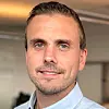 Marius Sandbu i Sopra Steria sier det kan være naturlig å gå for Copilot som KI-løsning dersom bedriften allerede er inne i Microsofts økosystem. Foto: Sopra Steria