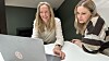 Daglig leder Eldri Coll Mossige i Folq og UX-designer Hege Marie Brown oppfordrer spesielt kvinner til å tørre å etablere seg som selvstendige konsulenter. – Det er ingen grunn til at ikke damer også skal ta en større del av omsetningen som man får som selvstendig, sier Mossige.