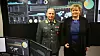 De fleste av IKT-utfordringene i Forsvaret kan bli løst hvis regjeringens langtidsplan blir vedtatt, mener generalmajor Odd Egil Pedersen. Her avbildet da statsminister Erna Solberg i 2014 besøkte det topphemmelige overvåkningsrommet hos Cyberforsvaret på Jørstadmoen.