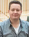 Thomas Pettersen er medeier og ansatt i Skråstrek. Foto: Privat