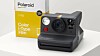 Polaroid har farge- og svarthvitt-film. Noen har også fargede papirrammer for å friske opp hverdagen.