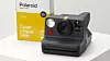 Polaroid har farge- og svarthvitt-film. Noen har også fargede papirrammer for å friske opp hverdagen.