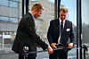 Finansbyråd Robert Steen i Oslo kommune klipper snoren ved åpningen av IBMs innovasjonssenter i Oslo. IBMs administrerende direktør Arne Norheim til venstre. Foto: Kurt Lekanger, Digi.no