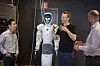 Teknologisjef Phuong Nguyen (t.v.), administrerende direktør Bernt Øivind Børnich og operativ leder Stein Erik Maurice leder Halodi Robotics. Etter sju års hardt arbeid med utvikling av roboten Eve kom gjennombruddet da det amerikanske sikkerhetsselskapet ADT bestilte 140 roboter. Foto: Jan Johannessen