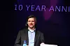 Christoph Erdmann leder det tyske mobilsikkerhetsselskapet Secusmart. Her står han på scenen i Oslo Spektrum under Paranoia 2017-konferansen. Bilde: Harald Brombach