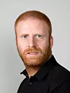 Mass Soldal Lund er professor ved Forsvarets høyskole og synes ikke det er overraskende at ukrainske myndigheter har trykket hackerne til sitt bryst. Foto: Forsvarets høyskole