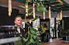 På «Loftet» har de blant annet egen kaffebar. Her henger ansatte også på fritiden, og lokalene har sett både bryllup og feiring av runde dager, kan Jahn Arne Johnsen fortelle. Foto: Are Thunes Samsonsen