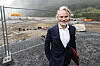 Konsernsjef Eirik Frantzen i Nordkraft under åpningen av Aker Nscales byggetomt i Narvik i fjor.