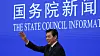 Kinas handelsminister Zhong Shan under en pressekonferanse i Beijing mandag. Departementet skriver at det vil svare «med alle mulige tiltak» på USAs siste utspill om å hindre teleselskapet Huawei sin virksomhet.