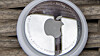 En rekke ulike produsenter tilbyr sporingsbrikker. Bildet viser Apple sin variant.