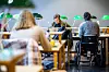 Studenters bruk av KI-verktøy blant studenter øker.