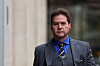 Australske Craig Wright mener det er han som oppfant bitcoin. Bildet er utenfor High Court i London tidligere i år.