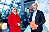 Nkom-sjef John-Eivind Velure og digitaliseringsminister Karianne Tung åpner begge for at det er på tide å se på nødstrømkravene. De setter i dag to og fire timer som minstetiden basestasjoner skal virke når strømmen går. Foto: Arash A. Nejad