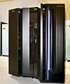 Et sjeldent glimt inn i historien: I 2006 fotograferte Digi en IBM z9 i en av EDBs godt sikrede datahaller. Foto: Einar Ryvarden