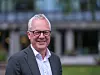Abelia-sjef Øystein Eriksen Søreide ber offentlig sektor ta sin del av ansvaret for at nyutdannede får nødvendig erfaring. Bransjen skriker nemlig fortsatt etter seniorer. Foto: Are Thunes Samsonsen