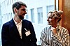 Sandro Gianella fra Open AI og digitaliseringsminister Karianne Tung i samtale etter møtet i departementet.