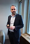 Kjartan Sverdrup er nylig blitt leder for samfunnskontakt i Tiktok Norge. Han er tidligere rådgiver i Geelemuyden Kiese og har lang fartstid med kommunikasjon i ulike departementer, Oslo kommune samt et politisk parti på Stortinget. Foto: Oskar Hope-Paulsrud