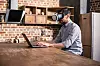 Blir VR-briller standard utstyr på hjemmekontoret etter hvert? Illustrasjonsfoto: Colourbox