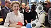 Ursula von der Leyen besøkte et senter for kunstig intelligens ved Brussels frie universitet dagen før hun presenterte EU-kommisjonens digitale strategi.