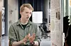 Erlend Aune har tatt flere fag i kvantefysikk og ønsker å lære mer om hvordan teknologien kan brukes i praksis. Foto: Eirik Helland Urke