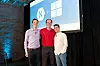 Scott Guthrie (i midten), visepresident for Microsoft Cloud and Enterprise Group, flankert av Xamarin-gründerne. Til venstre står CEO Nat Friedman, til høyre CTO Miguel de Icaza.