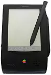 Apple MessagePad 100 var den første enheten i Newton-familien. Foto: Wikimedia (CC BY-SA 2.0 FR)