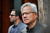 Nvidia-sjef Jensen Huang skal ha gått med på å gi den amerikanske statskassen 15 prosent av inntektene fra salg av databrikker til Kina, skriver flere medier.