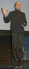 Professor Kjell Nordström ved Handelshögskolan i Stockholm. Foto fra år 2000. Foto: Eirik Rossen