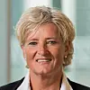Trude Østby Dahl er IT-direktør i Vy. Hun sier at problemene lørdag var selvforskyldte. Foto: Vy