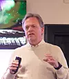 Microsoft-topp Bjørn Olstad uttrykker glede over at norske Huddlys møteromsløsninger rulles ut ved selskapets hovedkvarter i Redmond. Foto: Are Thunes Samsonsen