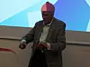 Gårdeier Olav Thon klippet snoren. Bilde: Thomas Marynowski
