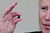 President Joe Biden har tatt flere initiativer for å gjøre noe med mangelen på databrikker som verden opplever nå, blant annet utstedte han en presidentordre i februar (bildet). Mandag inviterte han teknologibransjen til å diskutere situasjonen i et nettmøte med Det hvite hus . Foto: Jonathan Ernst/Reuters/NTB