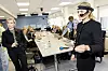 Digitaliseringsminister Karianne Tung (t.v.) og justisminister Emilie Enger Mehl fikk denne uken presentert innovasjoner som Jodapro-hodesettet og politiets ambisiøse IT-planer under sitt besøk på Politihuset på Grønland. Foto: Arash A. Nejad