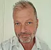 – Nå vil investorer at KI-investeringene deres skal produsere et overskudd. Det er langt fra sikkert, sier advokat Dirk de Vos. Foto: Privat