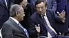 Huawei grunnlegger Ren Zhengfei (til høyre) i samtale med Malaysias statsminister Mahathir Mohamad om det kommende 5g-nettverket i april.