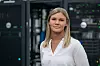 Ingrid Oskarsen som leder bankens cyberforsvarssenter ser en kraftig vekst i «KI-støttede» hendelser.