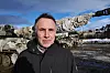 Forsvarsminister Tore O. Sandvik (Ap) er bekymret for hvordan Iran-krigen vil påvirke produksjonen av mikrobrikker og utviklingen til Oljefondet.