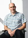 Greg Kroah-Hartman er en av hovedmennene bak Linux-utviklingen sentralt. Han ledet stiftelsen da Linus Torvalds var fraværende.