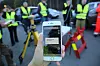 Da tilhørernes mobiler ble forsøkt spoofet til sjøs, nærmere bestemt 70 grader nord og 10 grader øst, var det få som så ut til å la seg lure. Jamming hadde derimot tydelig effekt, men først da mobilen ble satt i flymodus og andre navigasjons-holdepunkter forsvant. Foto: Tia Karlsen