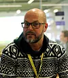 Lars-Cyril Blystad forteller at de på Sintef bestilte noen beacons for å teste ut teknologien, men ikke hadde noen bestemte ideer om hvordan de skulle bruke den. Så møtte han Einar Myreng – som allerede var i gang med et pilotprosjekt for unviersell utforming ved hjelp av beacon-teknologi. Foto: Andrea Bruer/digi.no