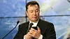 Elon Musk sier at oppkjøpet av Twitter er satt på vent inntil selskapet kan dokumentere at minst 95 prosent av brukerkontoene er ekte.