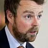 Næringsminister Torbjørn Røe Isaksen viser entusiasme for Iteras løsning på behovet for IT-kompetanse. Bilde: Vegard Wivestad Grøtt/NTB scanpix