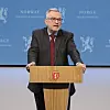 PST-sjef Hans Sverre Sjøvold under pressekonferansen. Foto: Torbjørn Kjosvold/Forsvaret