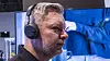 Nyhet på hodet: Jabras globale kommunikasjonssjef, Claus Fonnesbech viser frem Elite 45h.