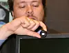Videotelefonen har en egen lukkemekanisme foran kameralinsa, et såkalt 'privacy cover' som sikrer privatliv hvis det skulle være ønskelig.