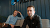 TRENGER UTVIKLERE: Det er få norske teknologihåp det stilles større forventninger til. Xeneta ble kåret til årets norske oppstartbedrift under Nordic Startup Award 2016. Fra v. administrerende direktør Patrik Berglund og utviklersjef Anton Tsigularov.