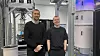 Det er her det skjer: Mårten Skogh og Pontus Vikstål i Chalmers Next Labs' kvantedata-laboratorium. – En vanlig misforståelse er at kvantedatamaskiner kan gjøre alt bedre enn konvensjonelle datamaskiner, sier Skogh. Foto: Kalle Wiklund/Ny Teknik