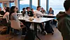 Bedrifter har ofte bedriftspresentasjoner for linjeforeningene. Her fra en bedriftspresentasjon for linjeforeningen Abakus i Trondheim. Abakus mener det er bekymringsfullt at noen bedrifter ansetter tidlig, for senere å ikke kunne holde løftene sine.